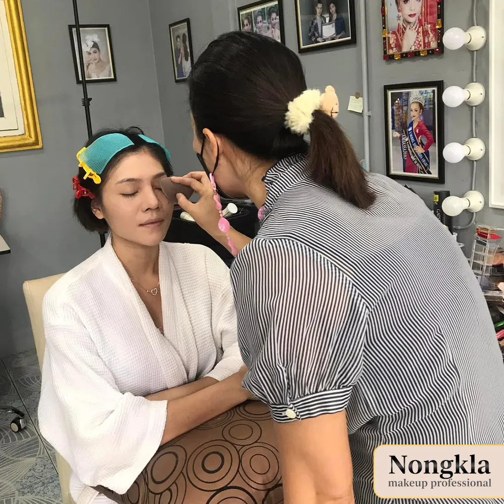 Professional Makeup Artist Training