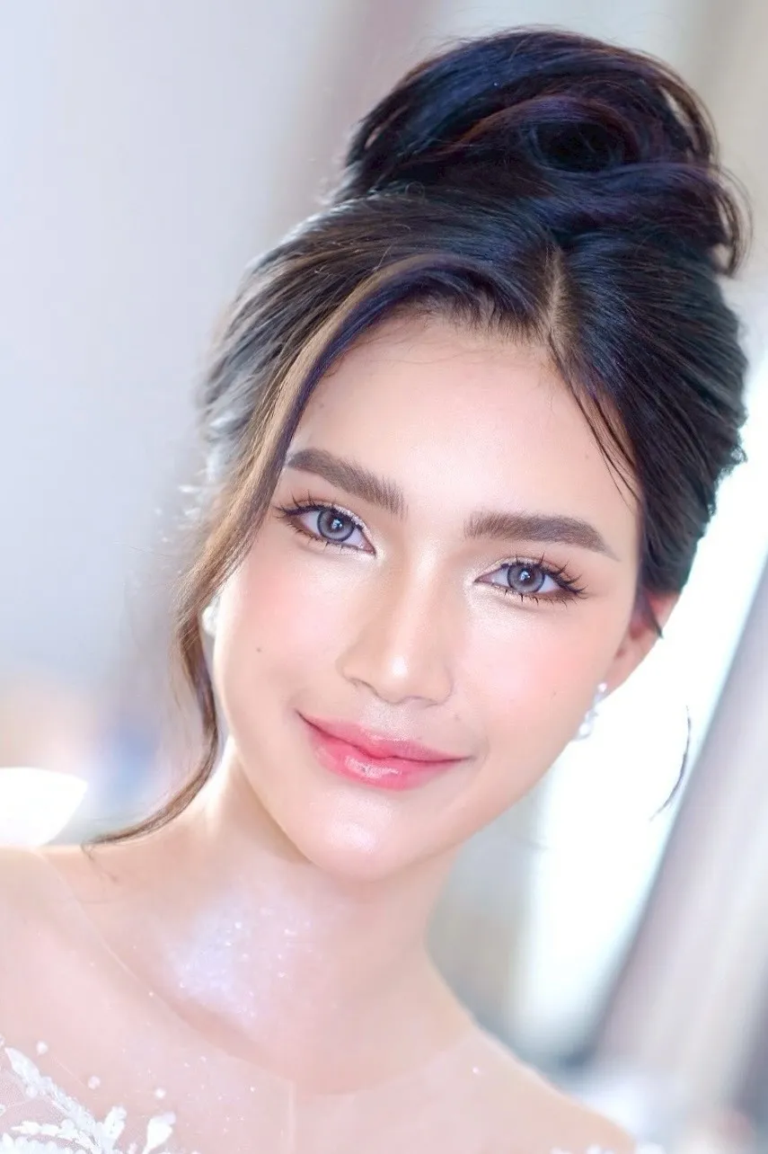 Douyin-Inspired Glam (C-Beauty Trend Bridal) (10)_11_11zon