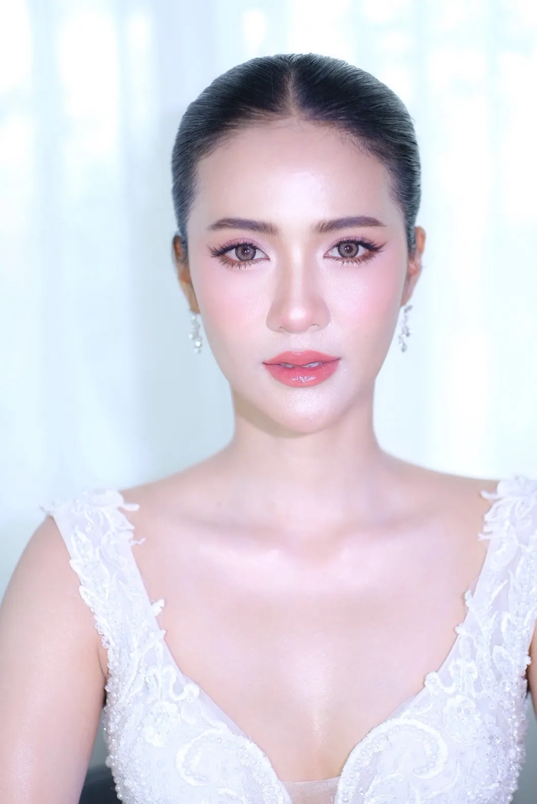 Douyin-Inspired Glam (C-Beauty Trend Bridal) (3)_4_11zon