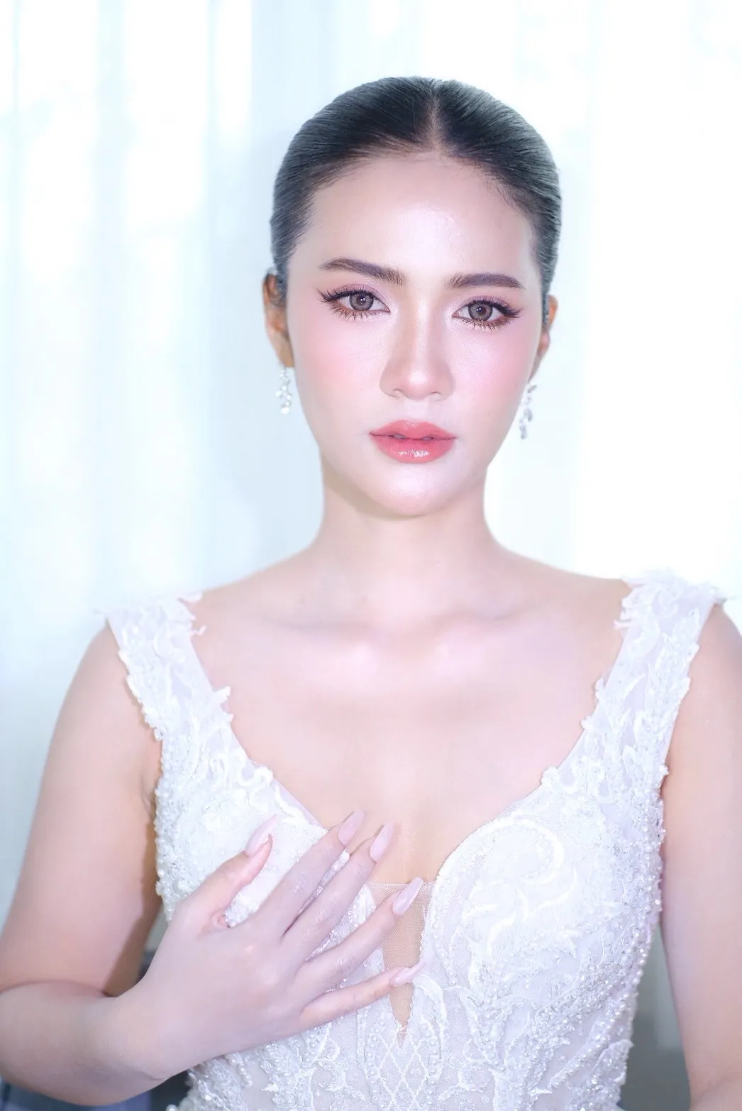 Douyin-Inspired Glam (C-Beauty Trend Bridal) (6)_7_11zon