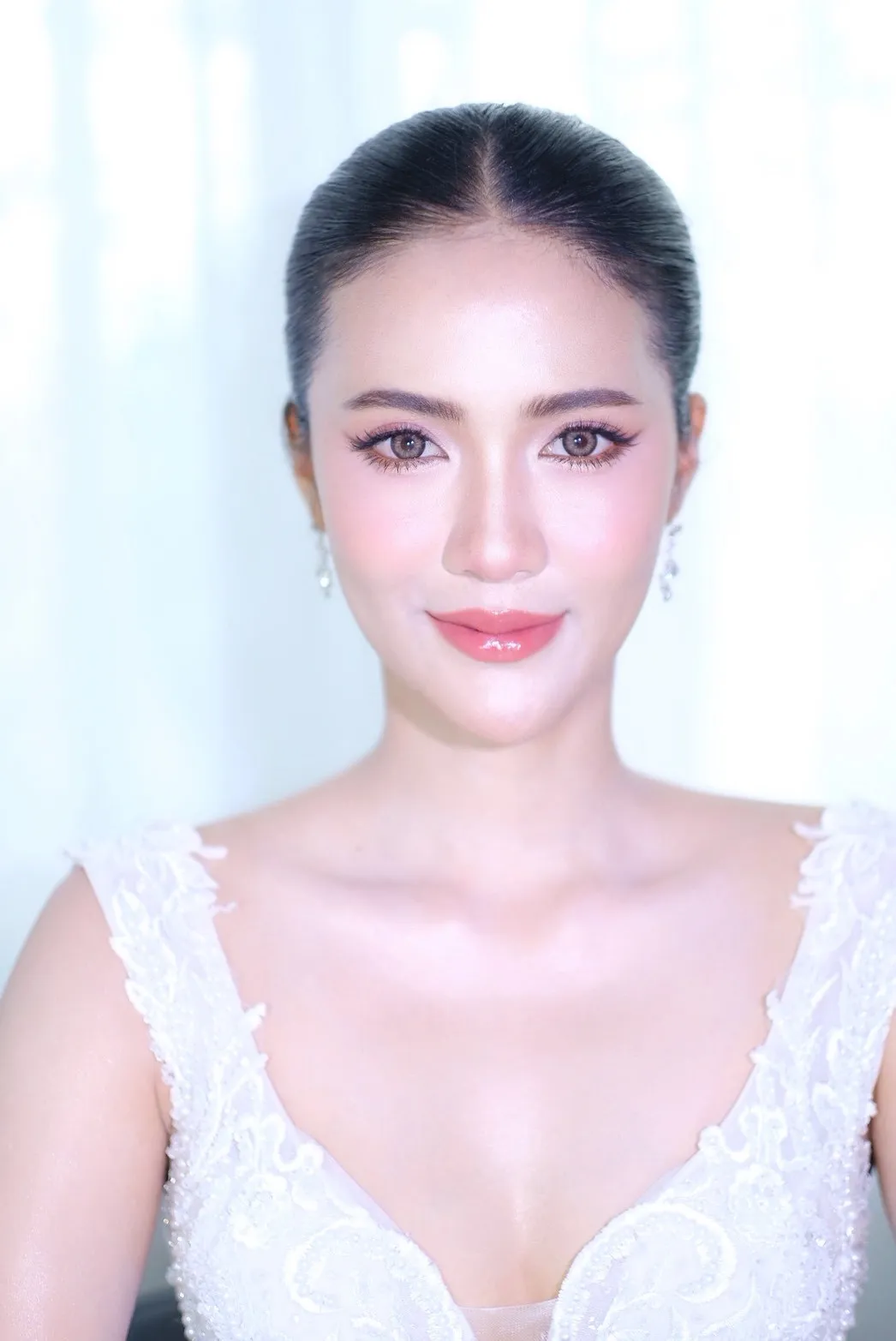 Douyin-Inspired Glam (C-Beauty Trend Bridal) (7)_8_11zon